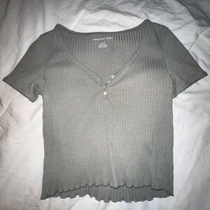 American Eagle short sleeve shirt